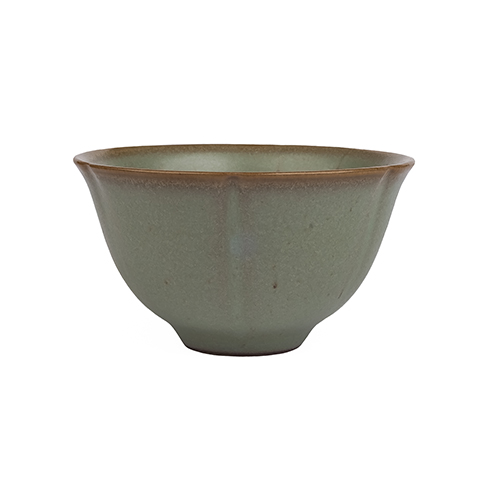 青瓷葵口杯