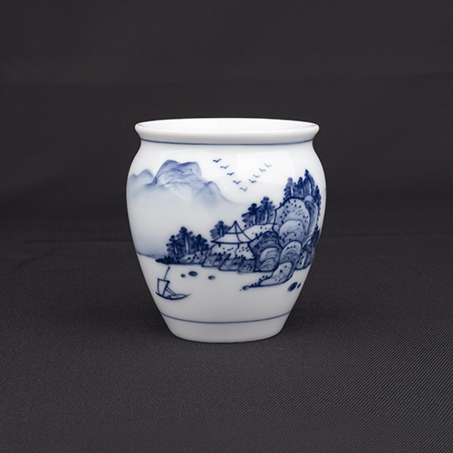 手繪青花-美人肩杯［山水］-缺貨