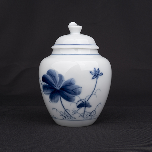 手繪青花A101冠軍茶罐［荷花］