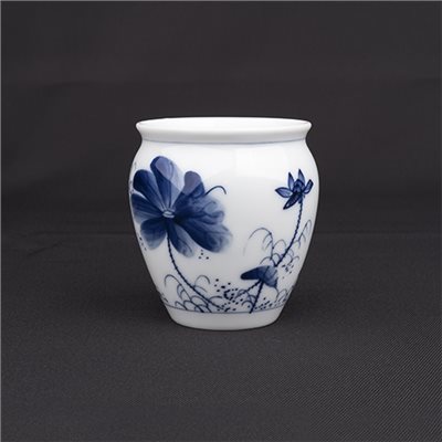 手繪青花-美人肩杯［荷花］